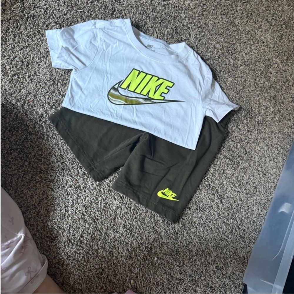 Nike and more bundle - Picture 10 of 10